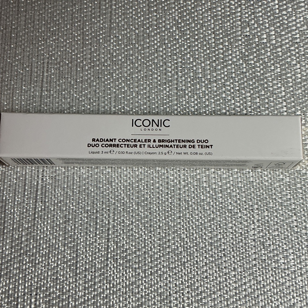 ICONIC London Radiant Concealer and brighting Duo natural light - Picture 11 of 12
